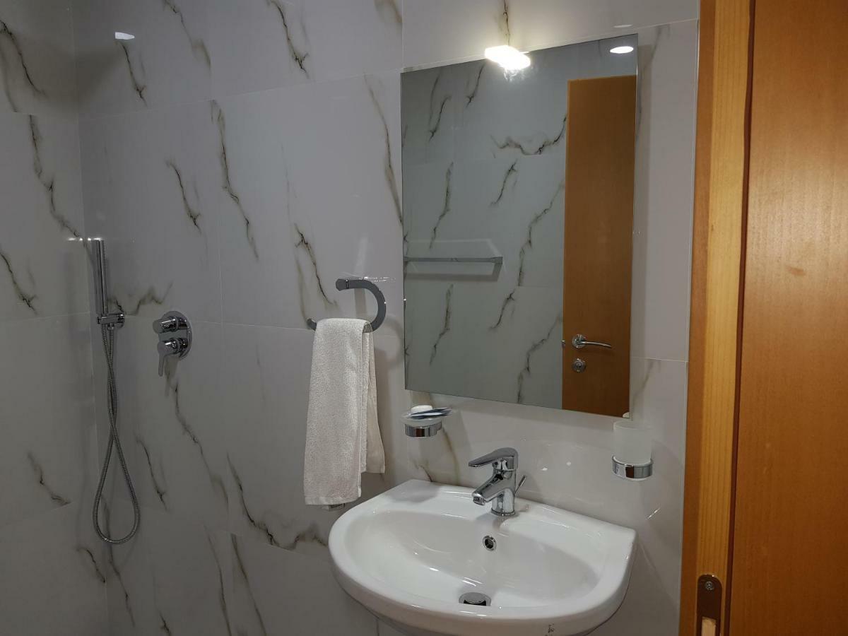 Hotel Verzaci Rinas Habitación foto